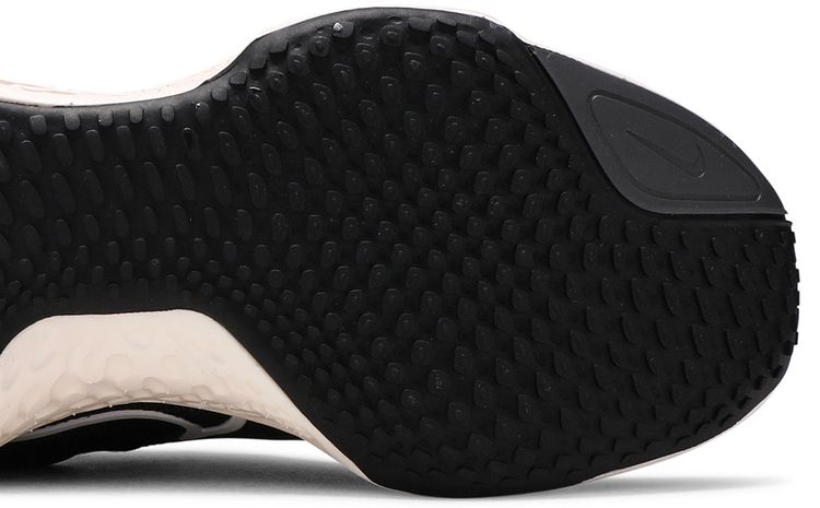 Nike Wmns ZoomX Invincible Run Flyknit Black White