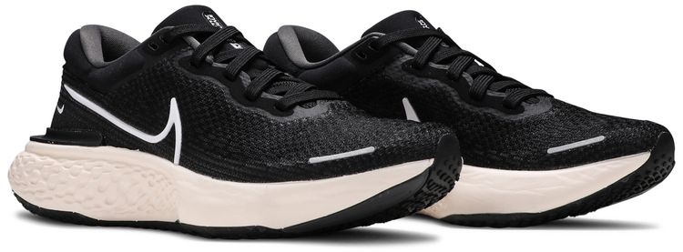 Nike Wmns ZoomX Invincible Run Flyknit Black White