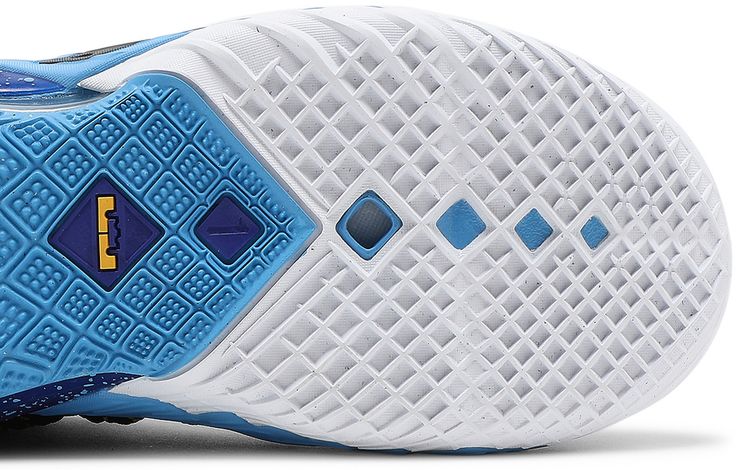 Nike LeBron 18 GS Lakers Heritage