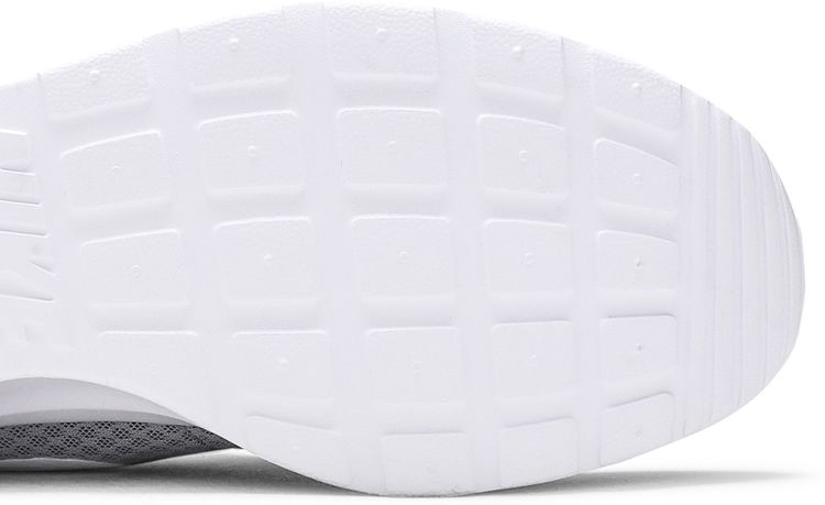 Nike Tanjun Wolf Grey