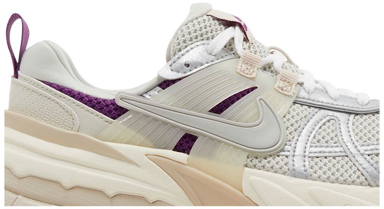 Nike Wmns V2K Run Premium Light Bone Viotech