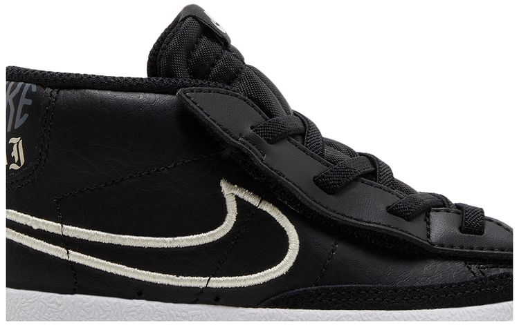 Nike Blazer Mid 77 SE TD Black Light Smoke Grey