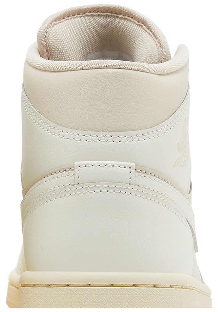 Wmns Air Jordan 1 Mid Legend Light Brown