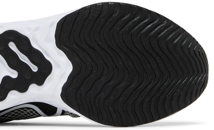 React Miler 3 White Black