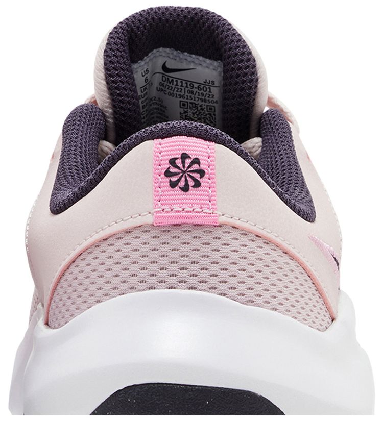 Wmns Legend Essential 3 Next Nature Barely Rose