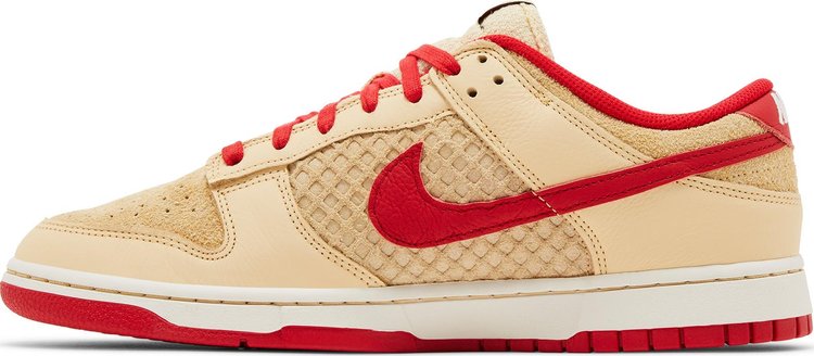 Dunk Low Strawberry Waffle