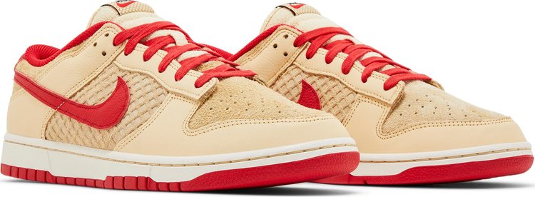 Dunk Low Strawberry Waffle