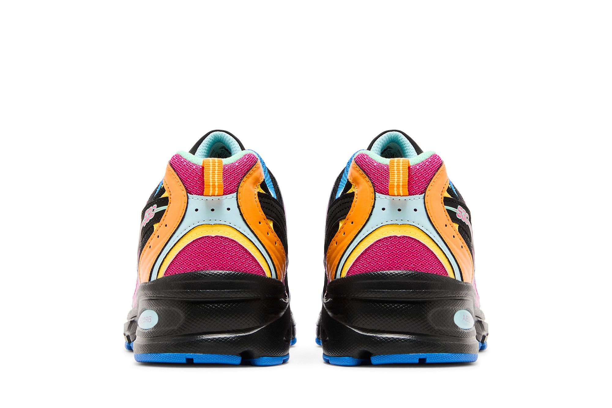雑誌で紹介された 'Neon 530 Buy Nights GOAT | MR530CCP - Pack' ソフトドリンク