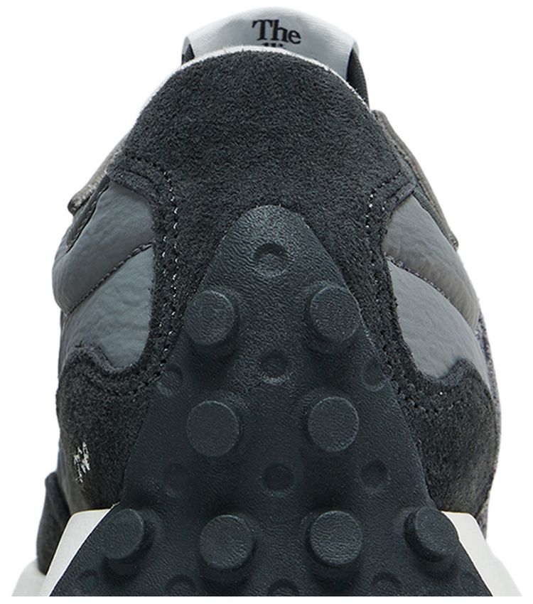 New Balance Wmns 327 Blacktop