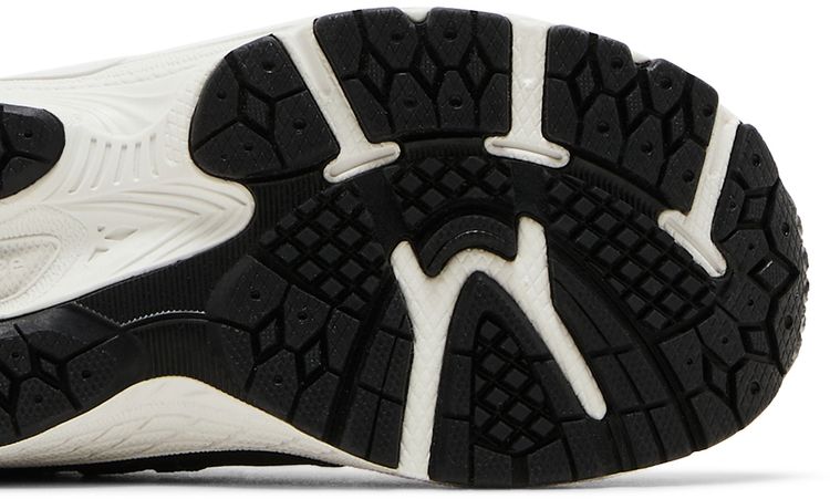 New Balance 2002R Toddler Magnet Lead