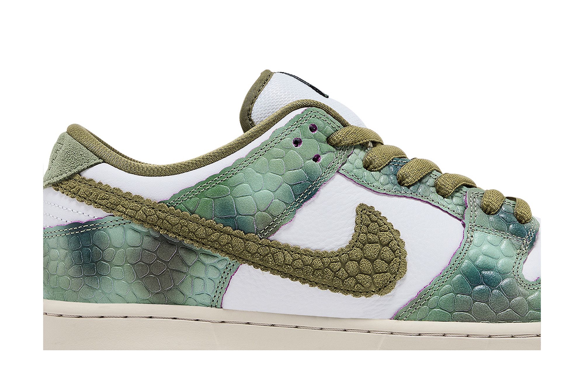 Buy Alexis Sablone x Dunk Low SB 'Chameleon' - HJ3386 300 | GOAT