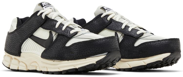 Nike Wmns Air Zoom Vomero 5 Timeless