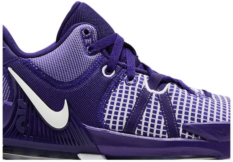 LeBron Witness 7 TB Court Purple