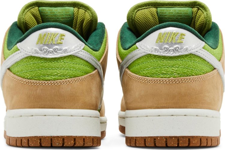 Dunk Low Pro SB Escargot