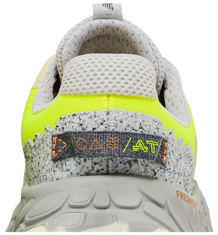 New Balance Wmns Fresh Foam X More Trail v3 Wide Yellow Concrete