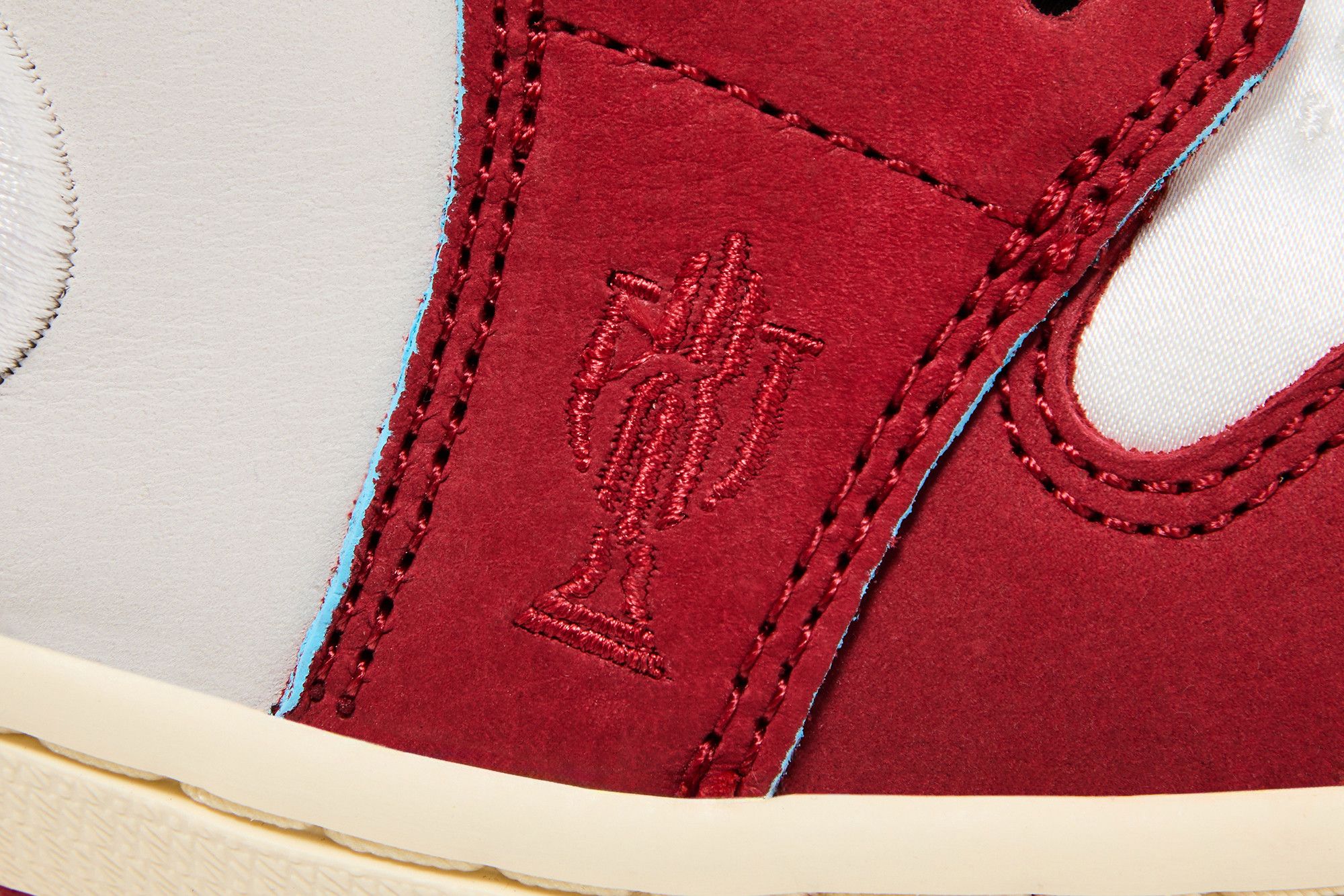Buy Trophy Room x Air Jordan 1 Retro Low OG SP 'Rookie Card Buy Trophy Room x Air Jordan 1 Retro Low OG SP 'Rookie Card
