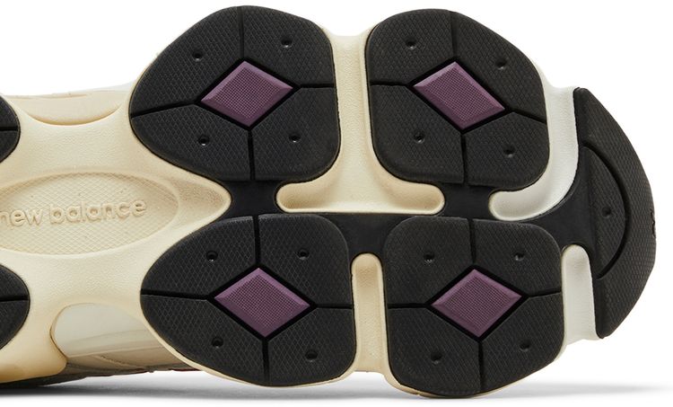 New Balance 9060 Magenta