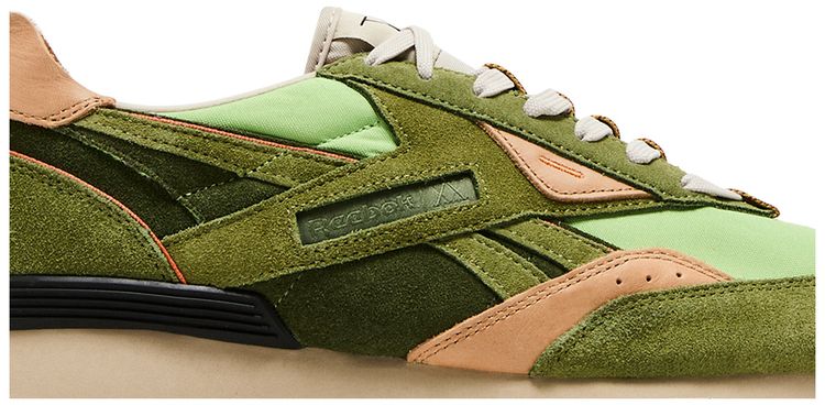 Hunter x Hunter x Reebok LX2200 Gon