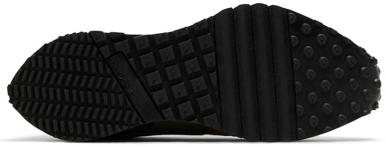 Hunter x Hunter x Reebok LX2200 Gon