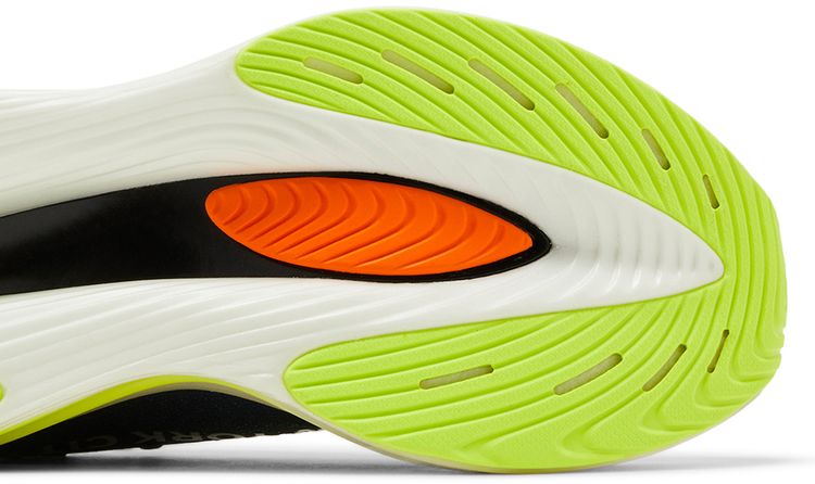 New Balance FuelCell SuperComp Elite v3 TCS NYC Marathon 2023