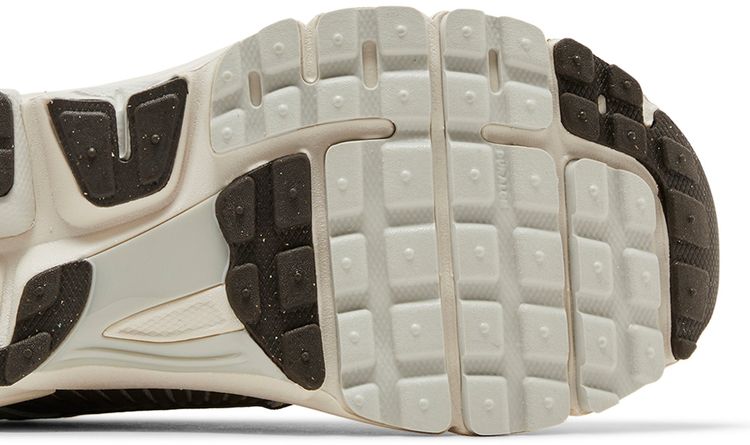 Nike Wmns Zoom Vomero 5 Light Bone Sesame