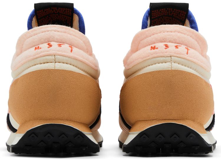 Nike Wmns Daybreak Type Crimson Tint