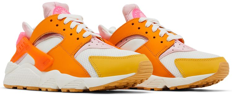 Size Nike Wmns Air Huarache 'Solar Flare Soft Pink'