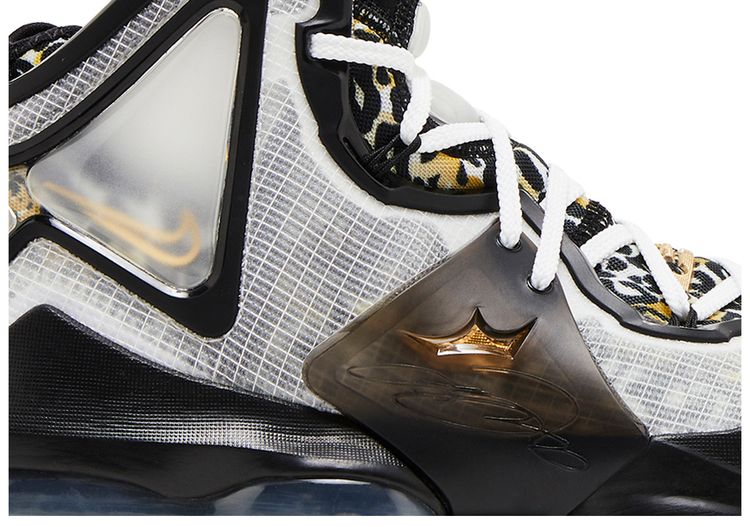 Nike LeBron 19 SE GS White Metallic Gold