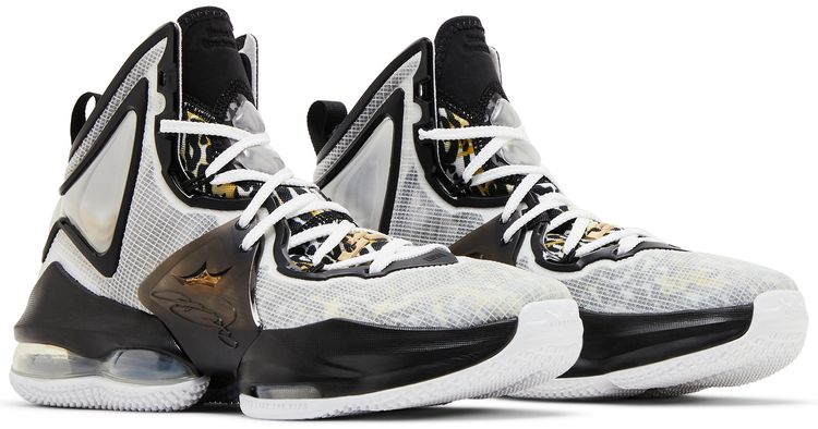 Nike LeBron 19 SE GS White Metallic Gold
