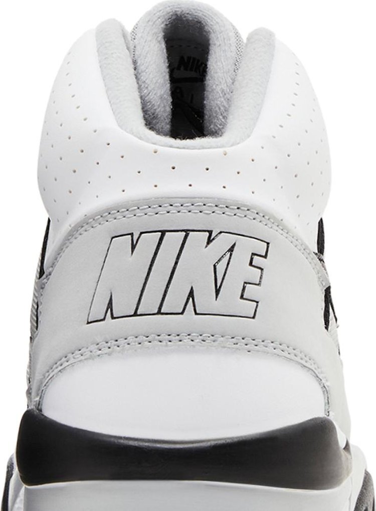 Air Trainer SC High Raiders Helmet