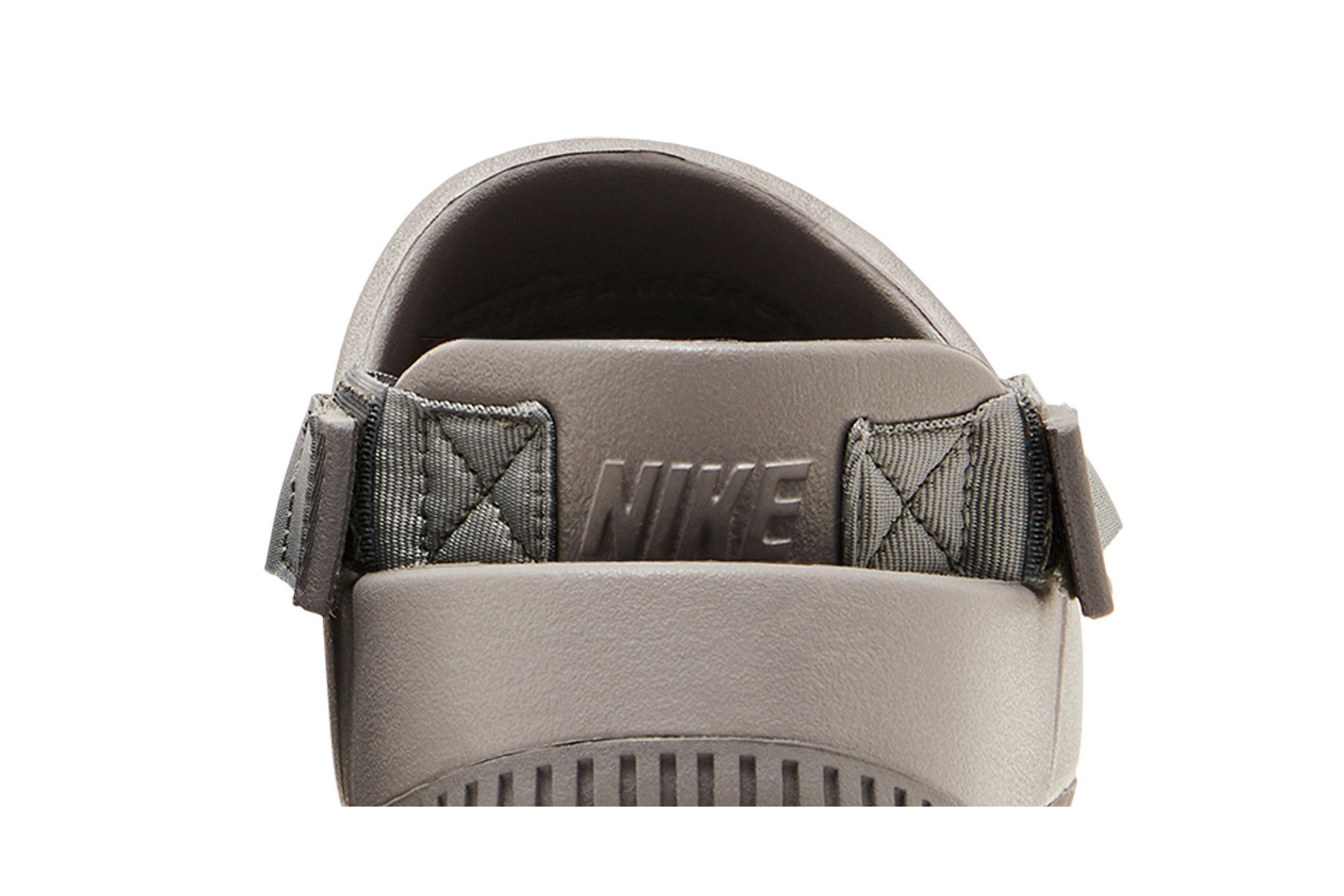 靴 Nike Calm \"Flat Pewter/llic Silver\" Nike Calm Sandal Flat Pewter Metallic Silver FJ6044-002