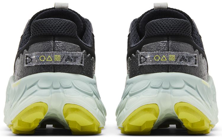 New Balance Fresh Foam X More Trail v3 2E Wide Black Tea Tree