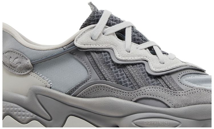 Ozweego Triple Grey
