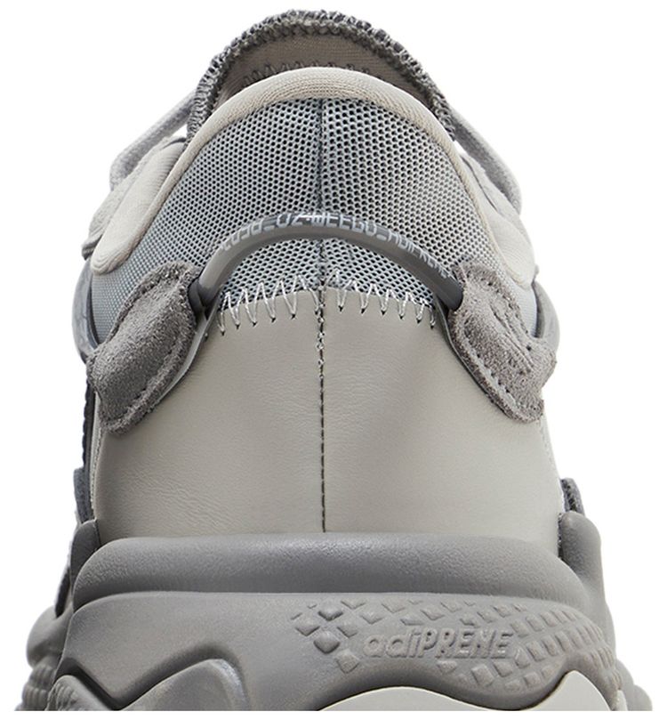 Ozweego Triple Grey