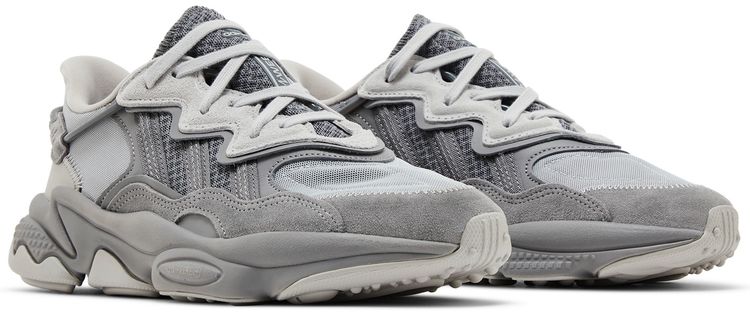 Ozweego Triple Grey
