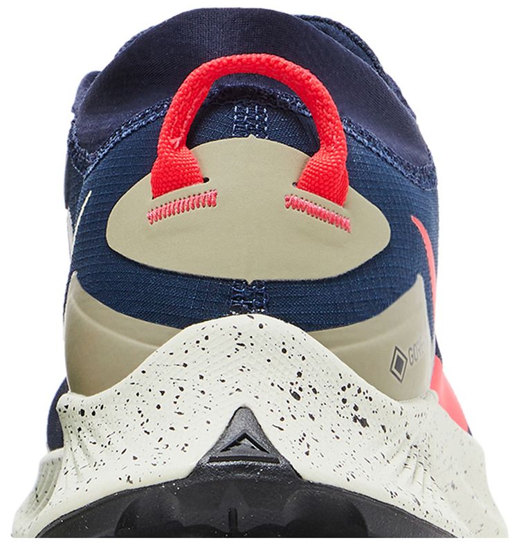 Nike Pegasus Trail 3 GORE TEX Obsidian Siren Red
