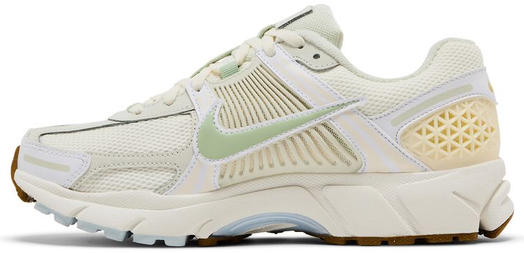 Nike Wmns Air Zoom Vomero 5 Sail Buff Gold