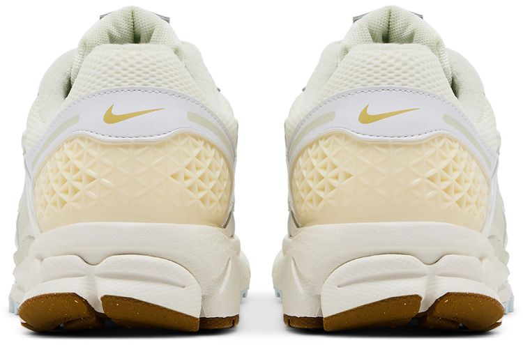 Nike Wmns Air Zoom Vomero 5 Sail Buff Gold