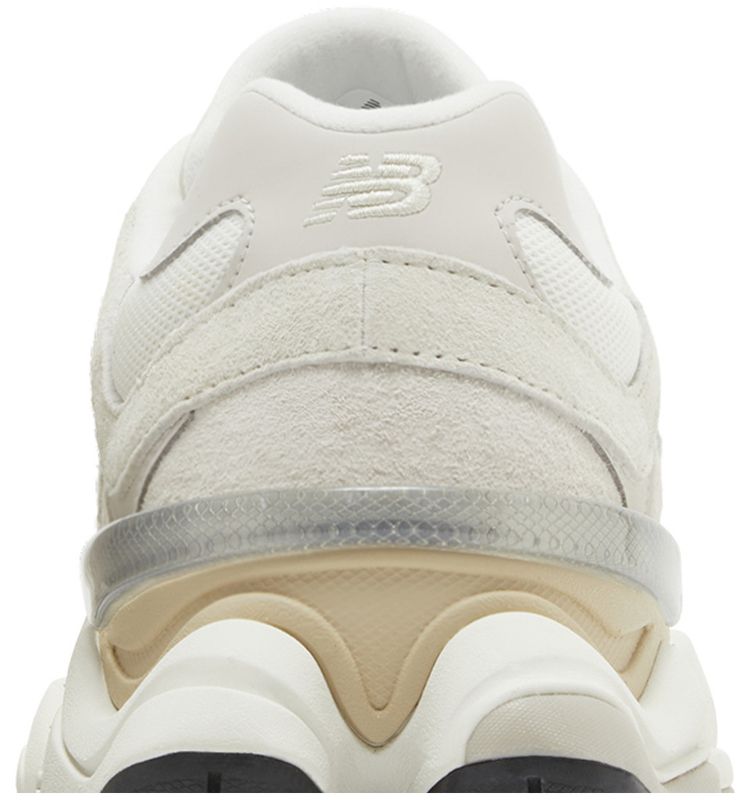 9060 Sea Salt Moonbeam