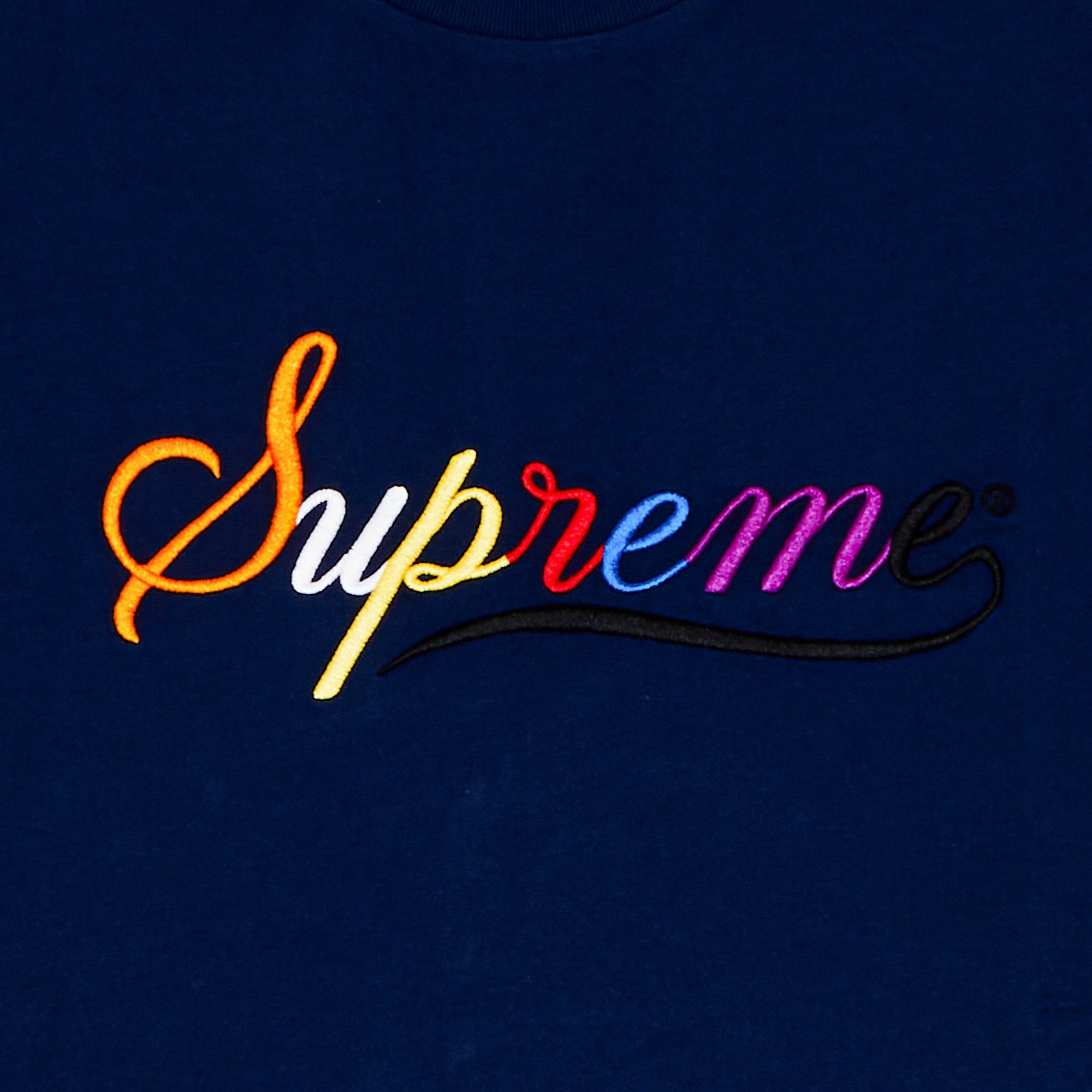 Supreme cursive logo online