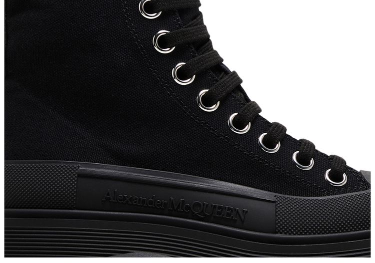 Alexander McQueen Wmns Tread Slick Boot Black