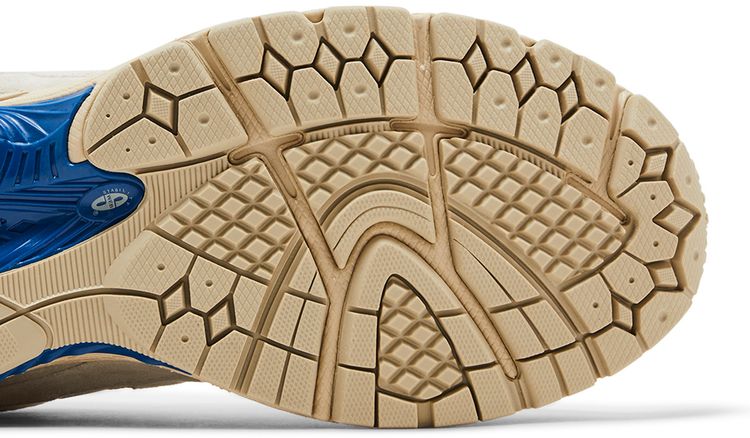 New Balance 2002R Sandstone Timberwolf