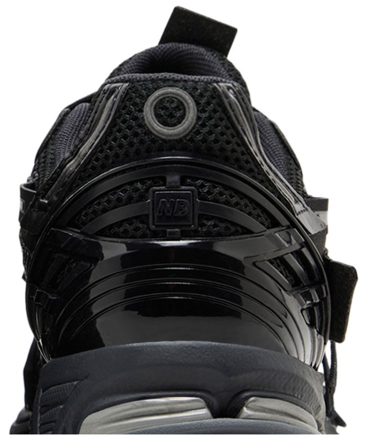 1906A Black