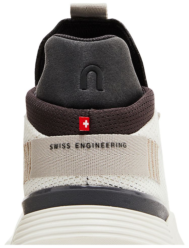 ON Wmns Cloudnova White Umber