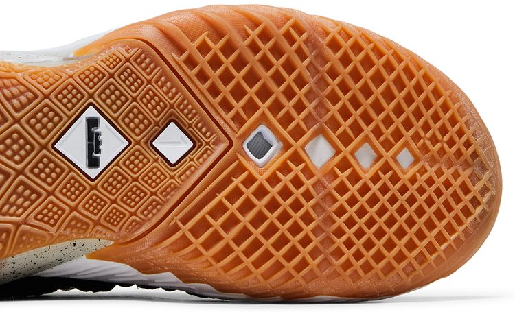 Nike LeBron 18 GS Black White Gum