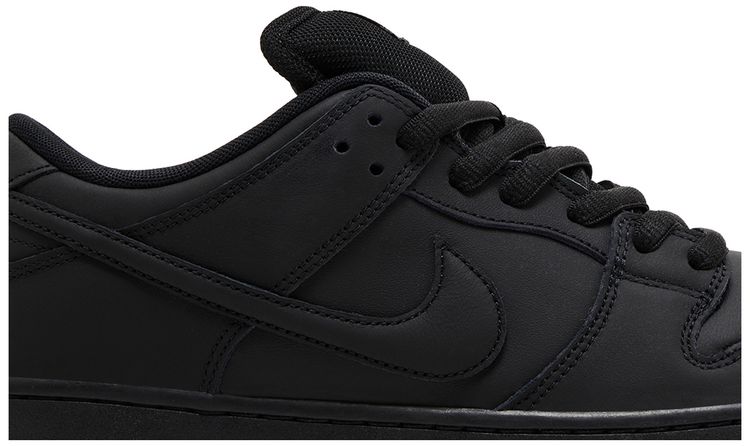 Dunk Low Pro SB Triple Black