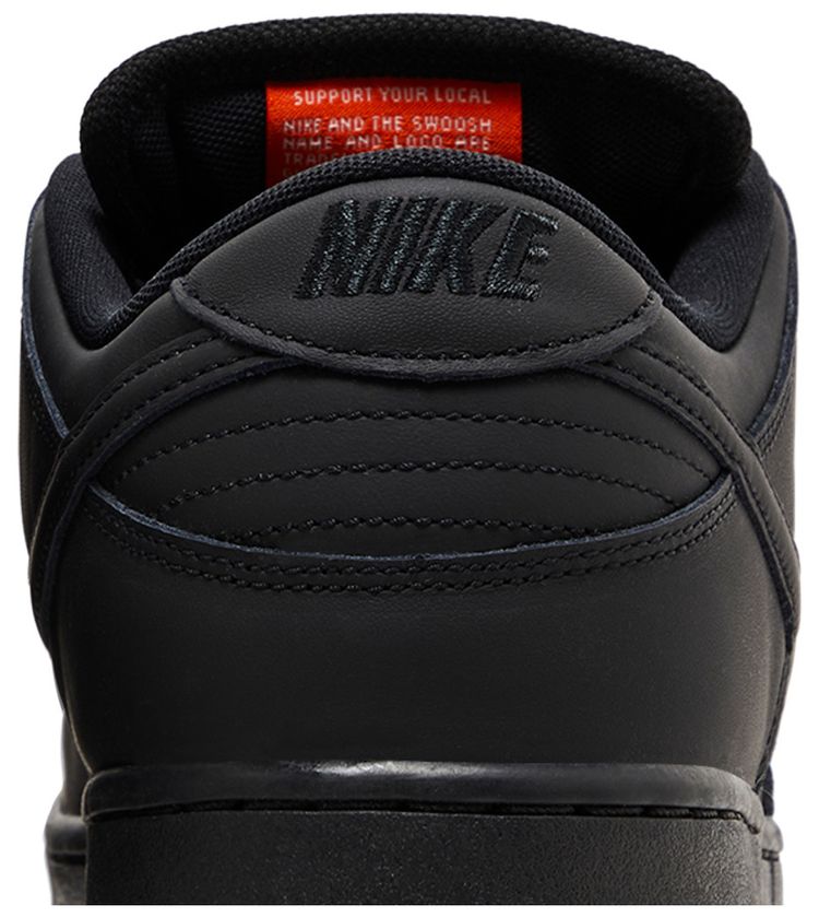 Dunk Low Pro SB Triple Black