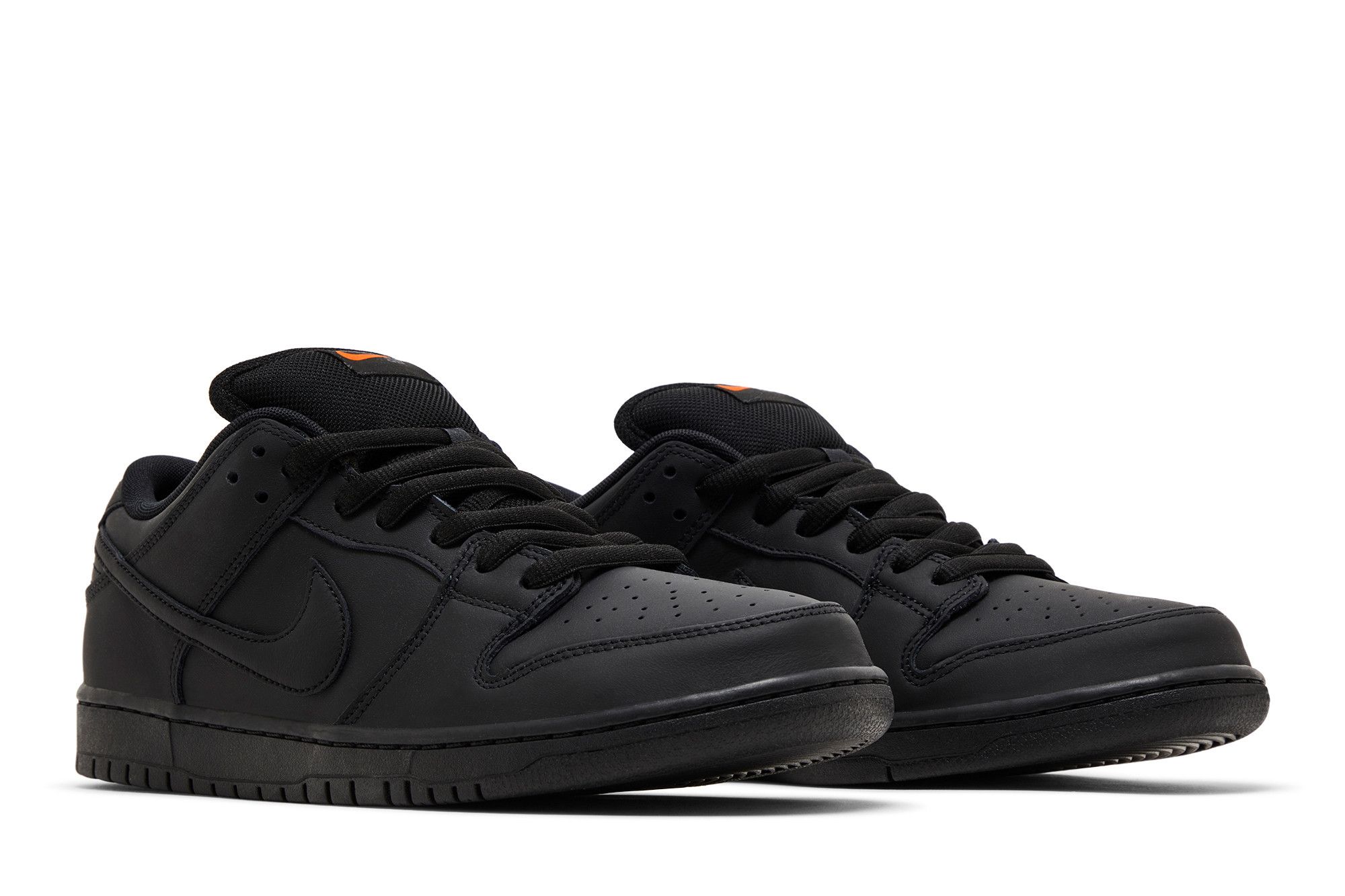 Nike sb dunk low pro black hotsell