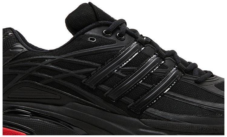 Adistar Cushion Black Scarlet