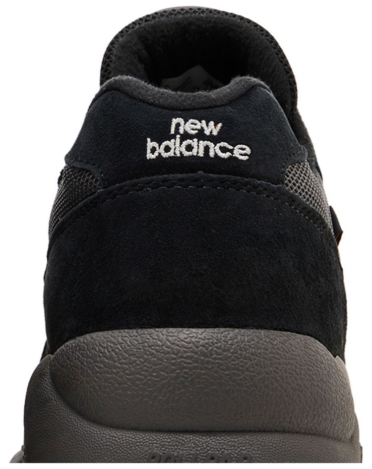 580 GORE TEX Black Magnet